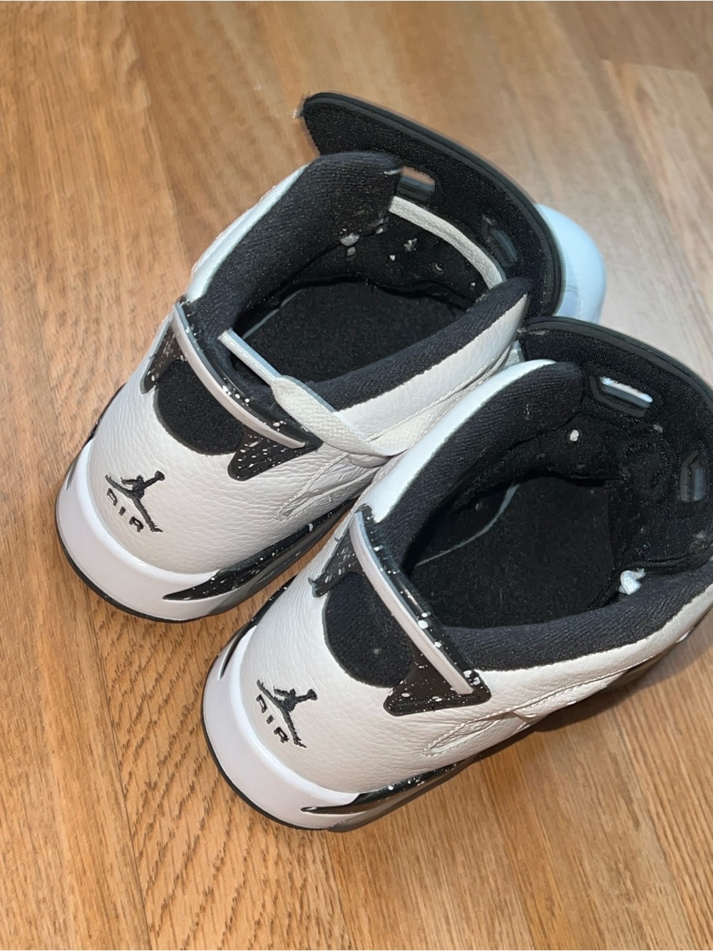 Jordan Reverse Oreo 6’s (GS) - Picture 5 of 8